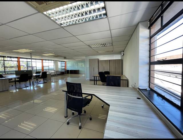 313M² OFFICE TO LET IN RIVONIA